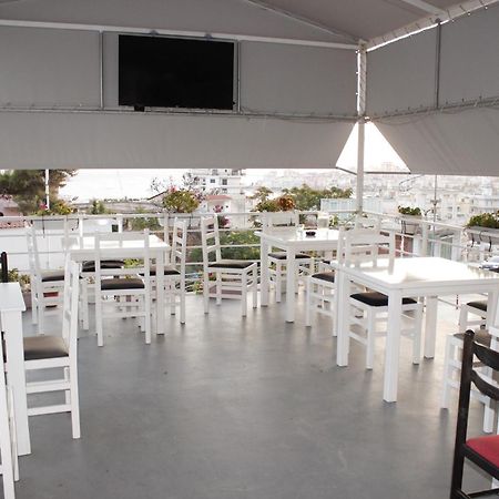 Bebi Hotel And Apartments Sarandë Eksteriør bilde