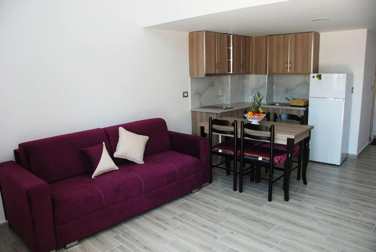 Bebi Hotel And Apartments Sarandë Eksteriør bilde