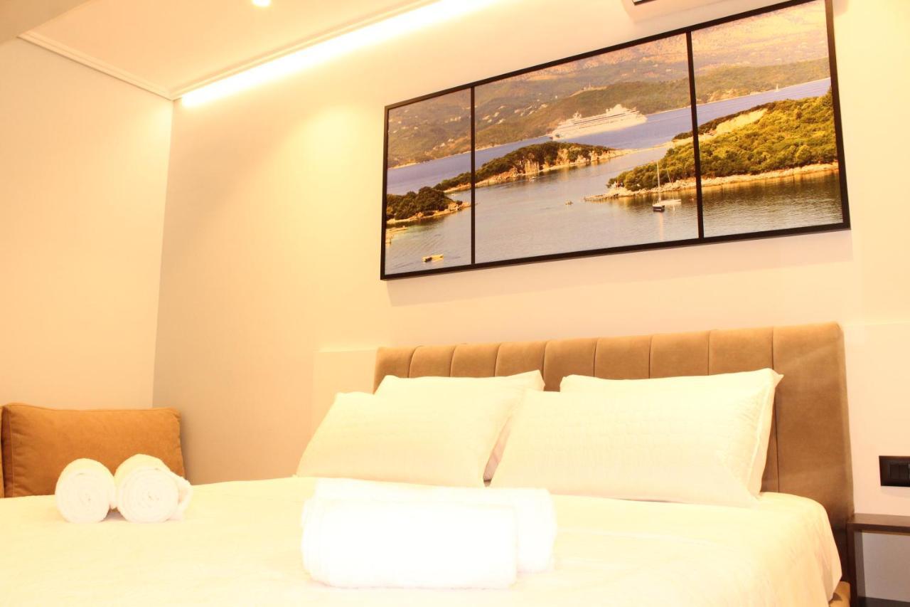 Bebi Hotel And Apartments Sarandë Eksteriør bilde