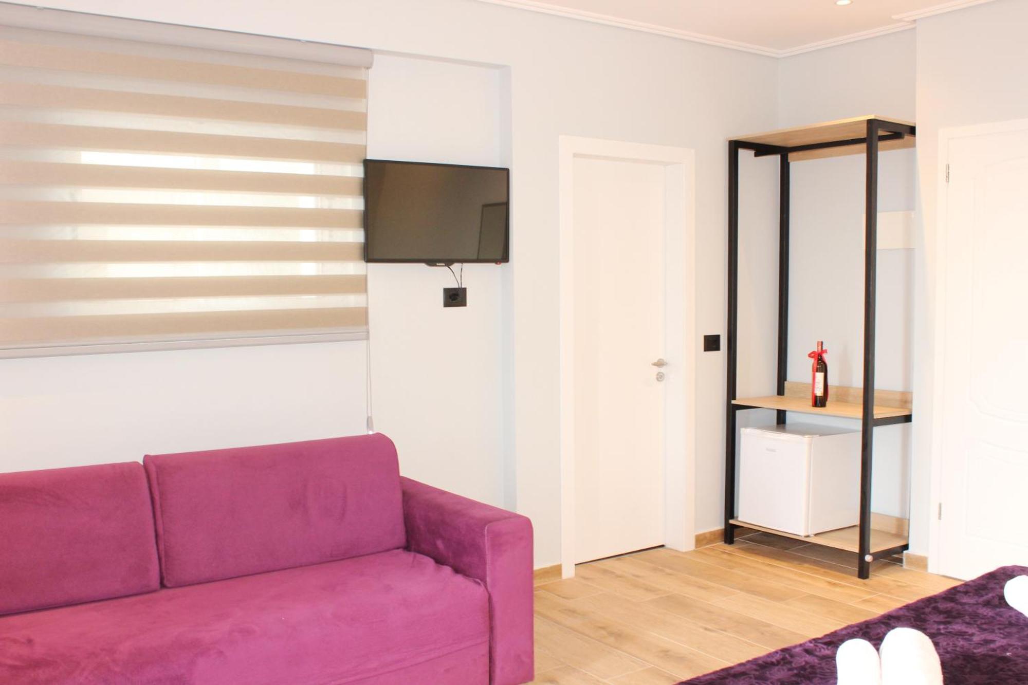 Bebi Hotel And Apartments Sarandë Eksteriør bilde