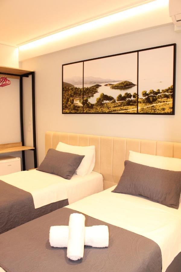 Bebi Hotel And Apartments Sarandë Eksteriør bilde
