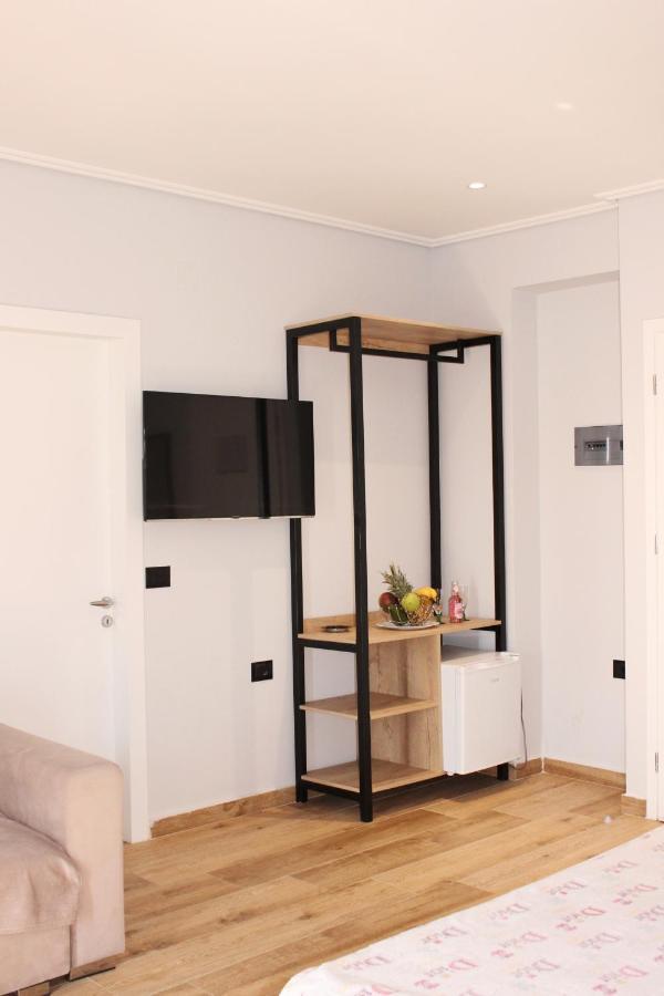 Bebi Hotel And Apartments Sarandë Eksteriør bilde