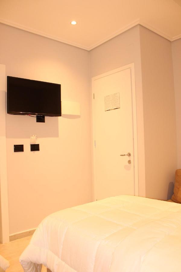 Bebi Hotel And Apartments Sarandë Eksteriør bilde