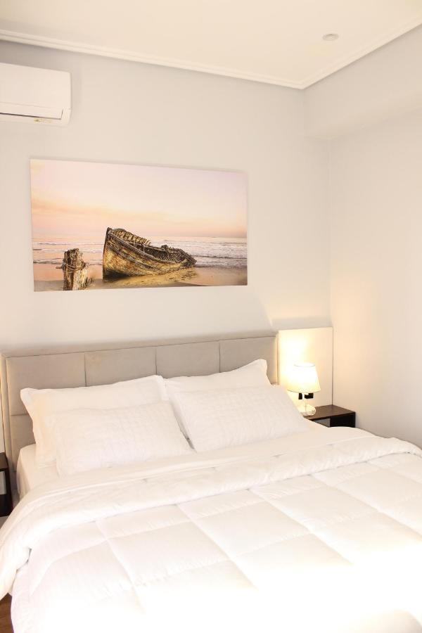 Bebi Hotel And Apartments Sarandë Eksteriør bilde