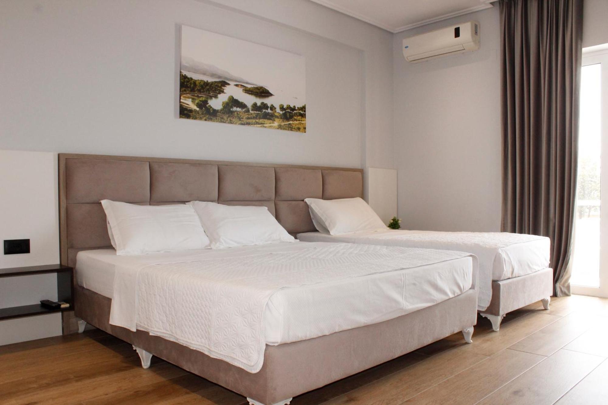 Bebi Hotel And Apartments Sarandë Eksteriør bilde
