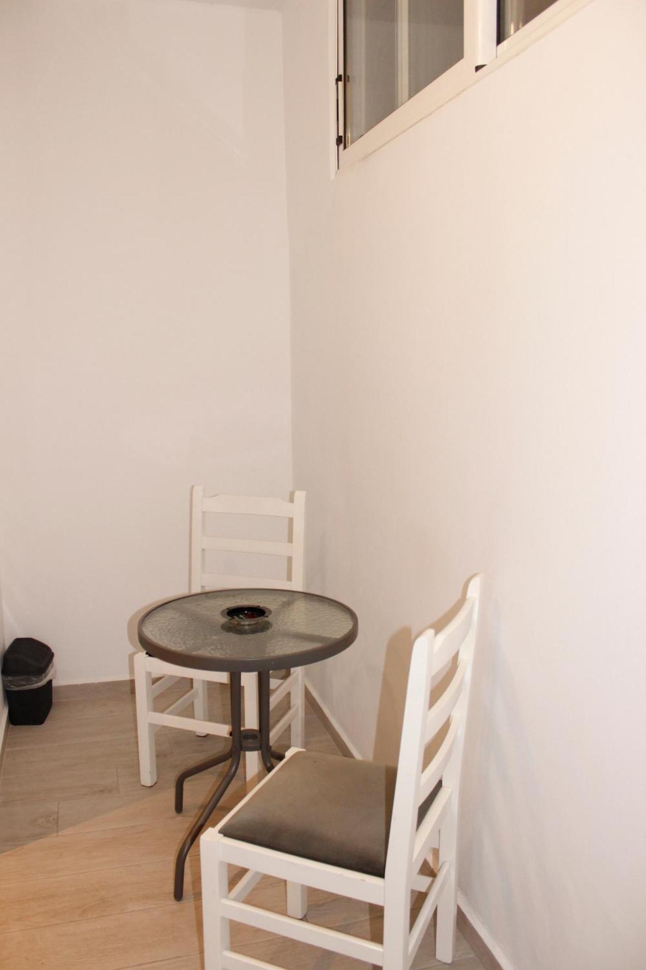 Bebi Hotel And Apartments Sarandë Eksteriør bilde