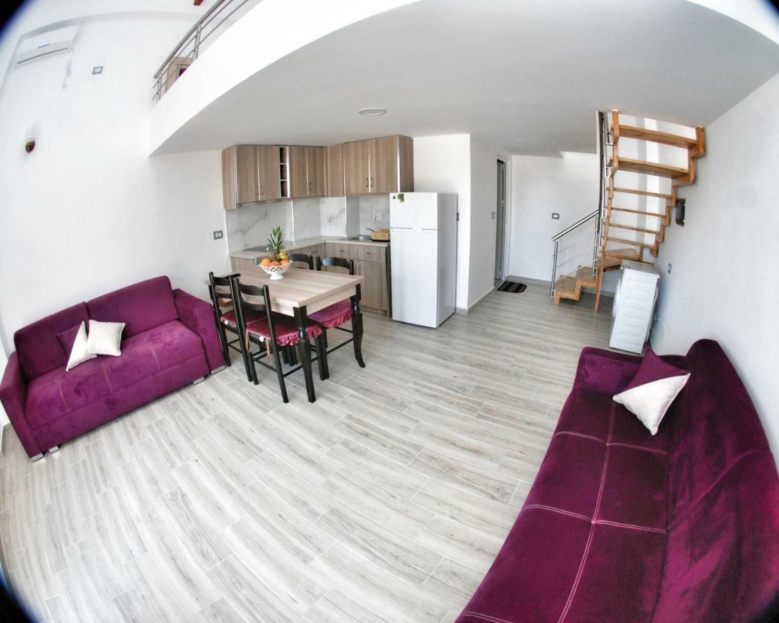Bebi Hotel And Apartments Sarandë Eksteriør bilde