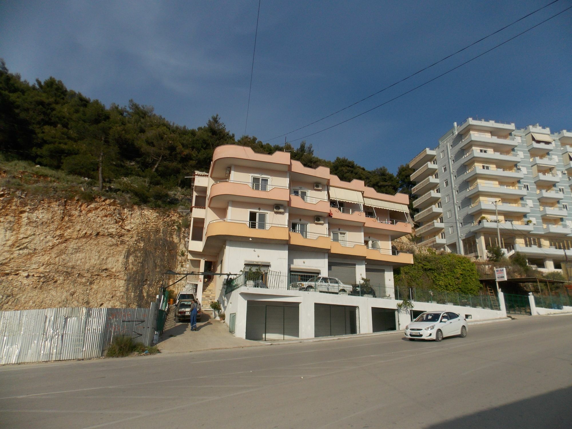 Bebi Hotel And Apartments Sarandë Eksteriør bilde