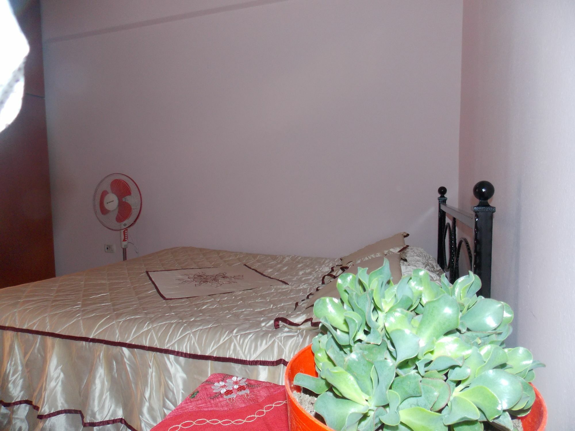 Bebi Hotel And Apartments Sarandë Eksteriør bilde