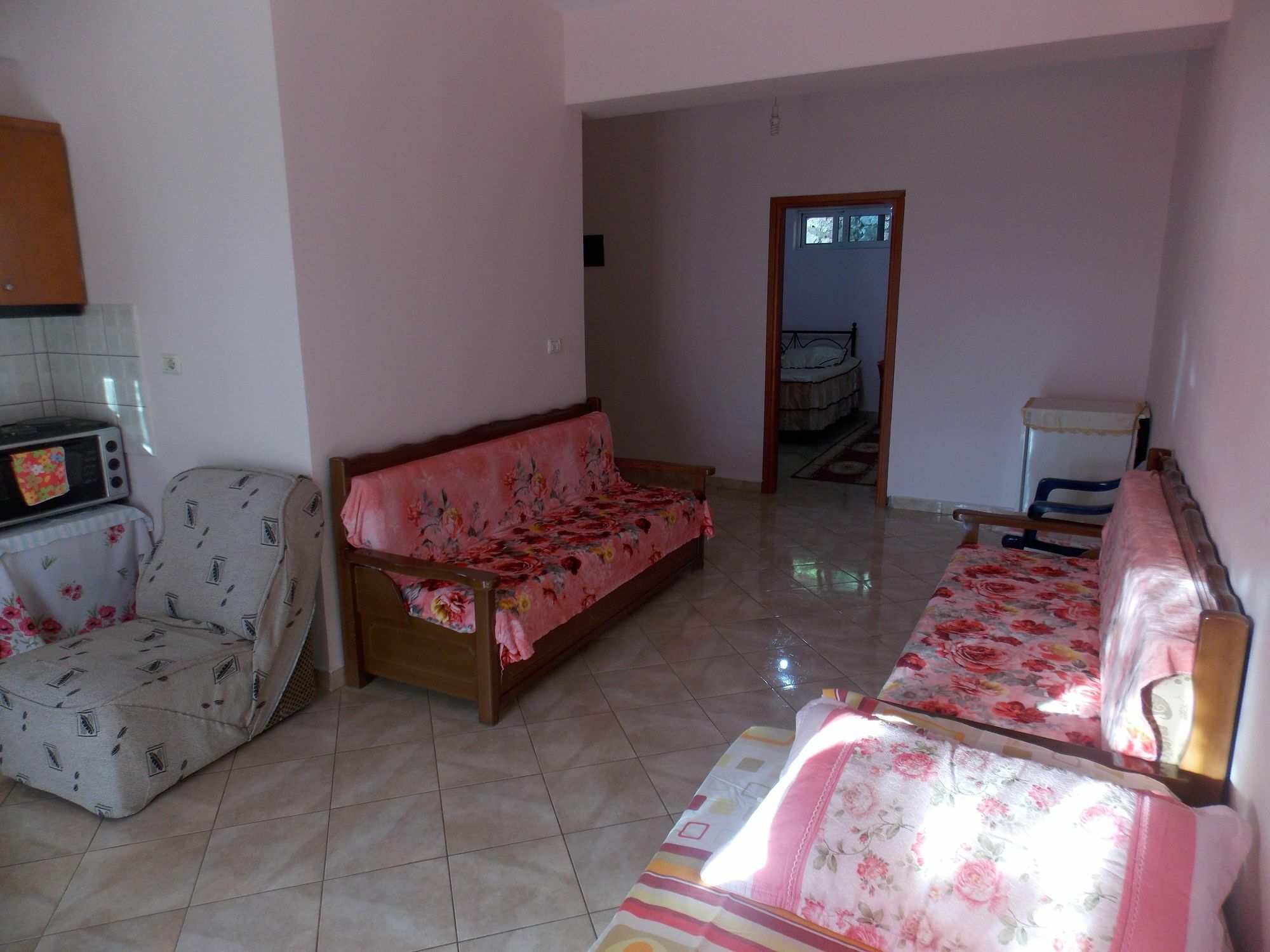 Bebi Hotel And Apartments Sarandë Eksteriør bilde