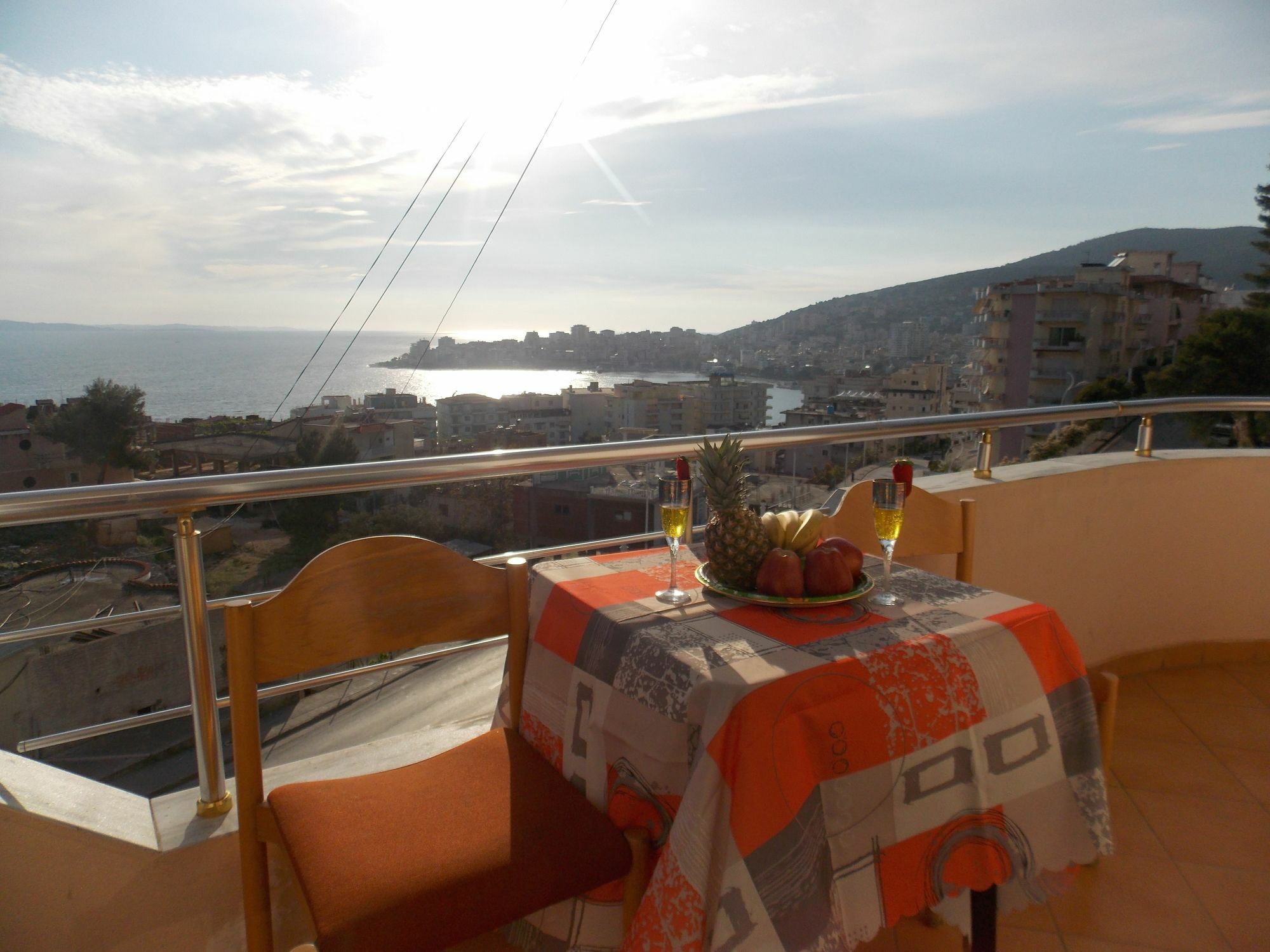 Bebi Hotel And Apartments Sarandë Eksteriør bilde