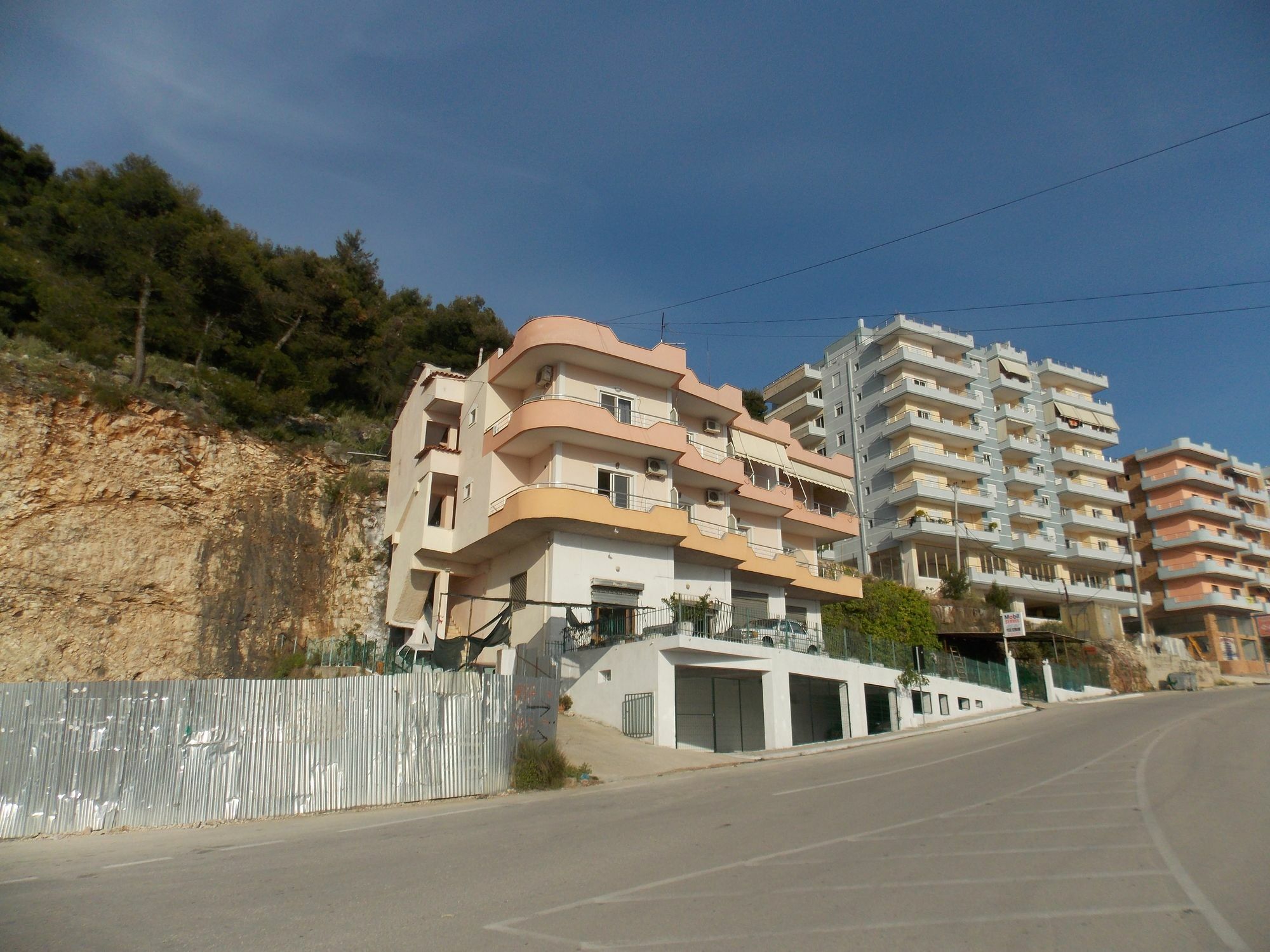 Bebi Hotel And Apartments Sarandë Eksteriør bilde
