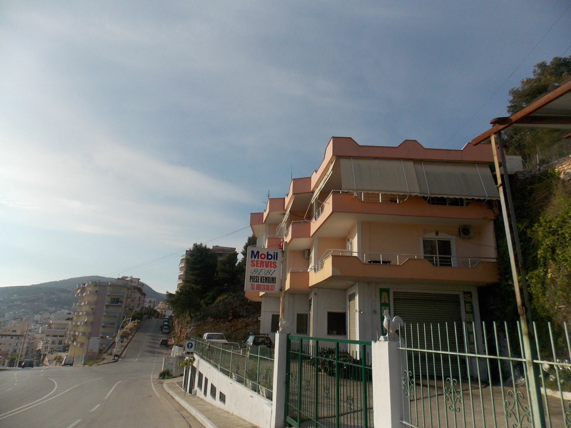 Bebi Hotel And Apartments Sarandë Eksteriør bilde