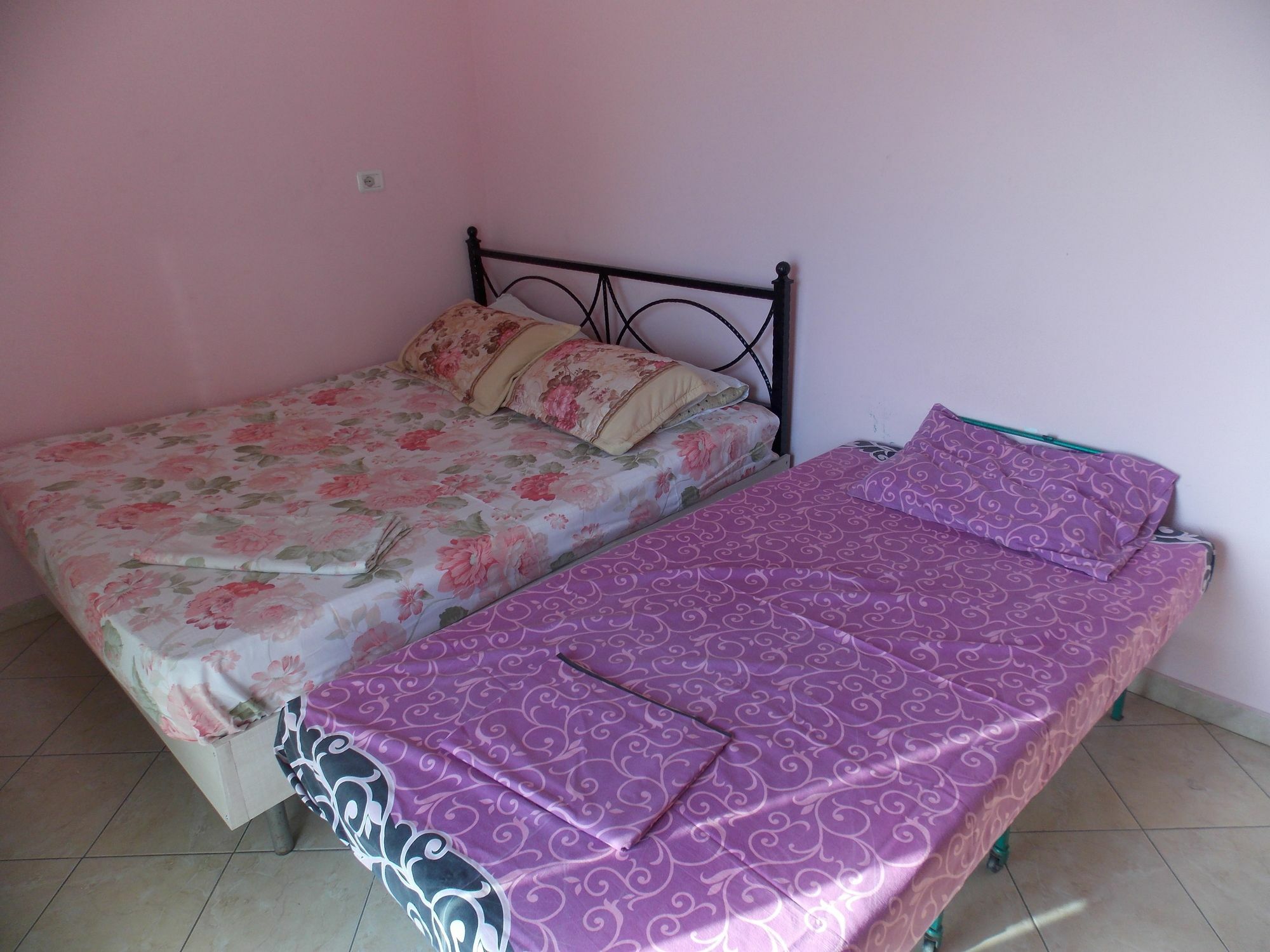 Bebi Hotel And Apartments Sarandë Eksteriør bilde
